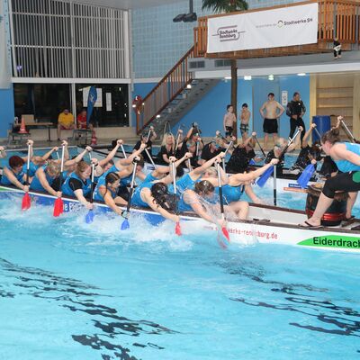 Drachenbootrennen im Bad