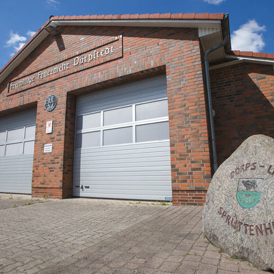 Das Feuerwehrhaus der Gemeinde Dörpstedt wurde 1976 erbaut.